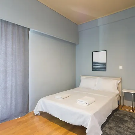 Large Apartment Ideal For 5 Athens Exterior photo