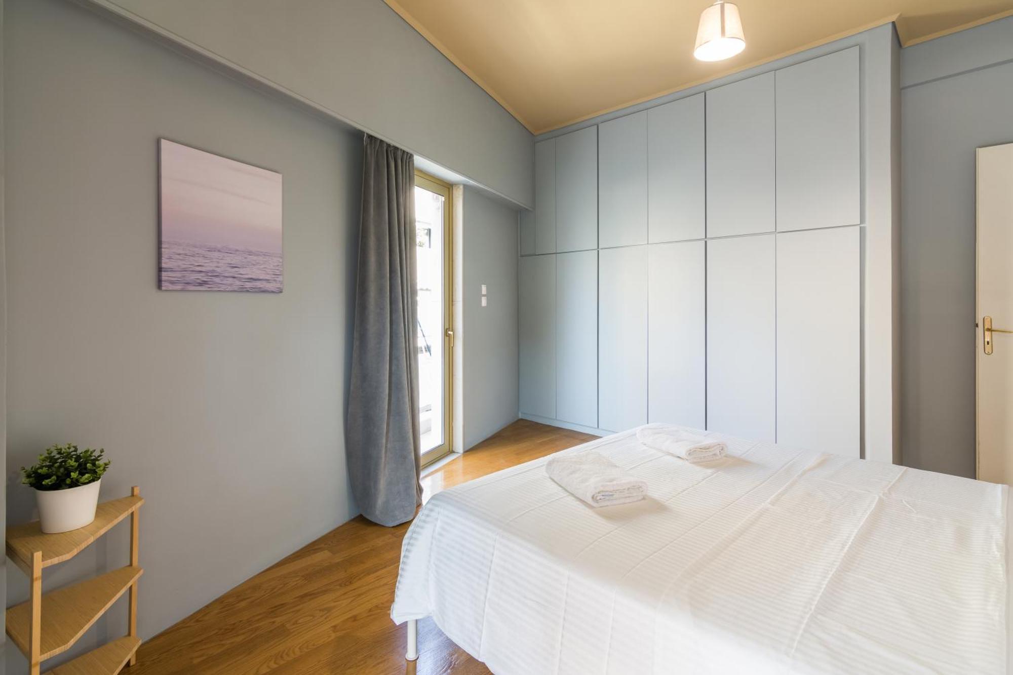 Large Ideal For 5 Atene