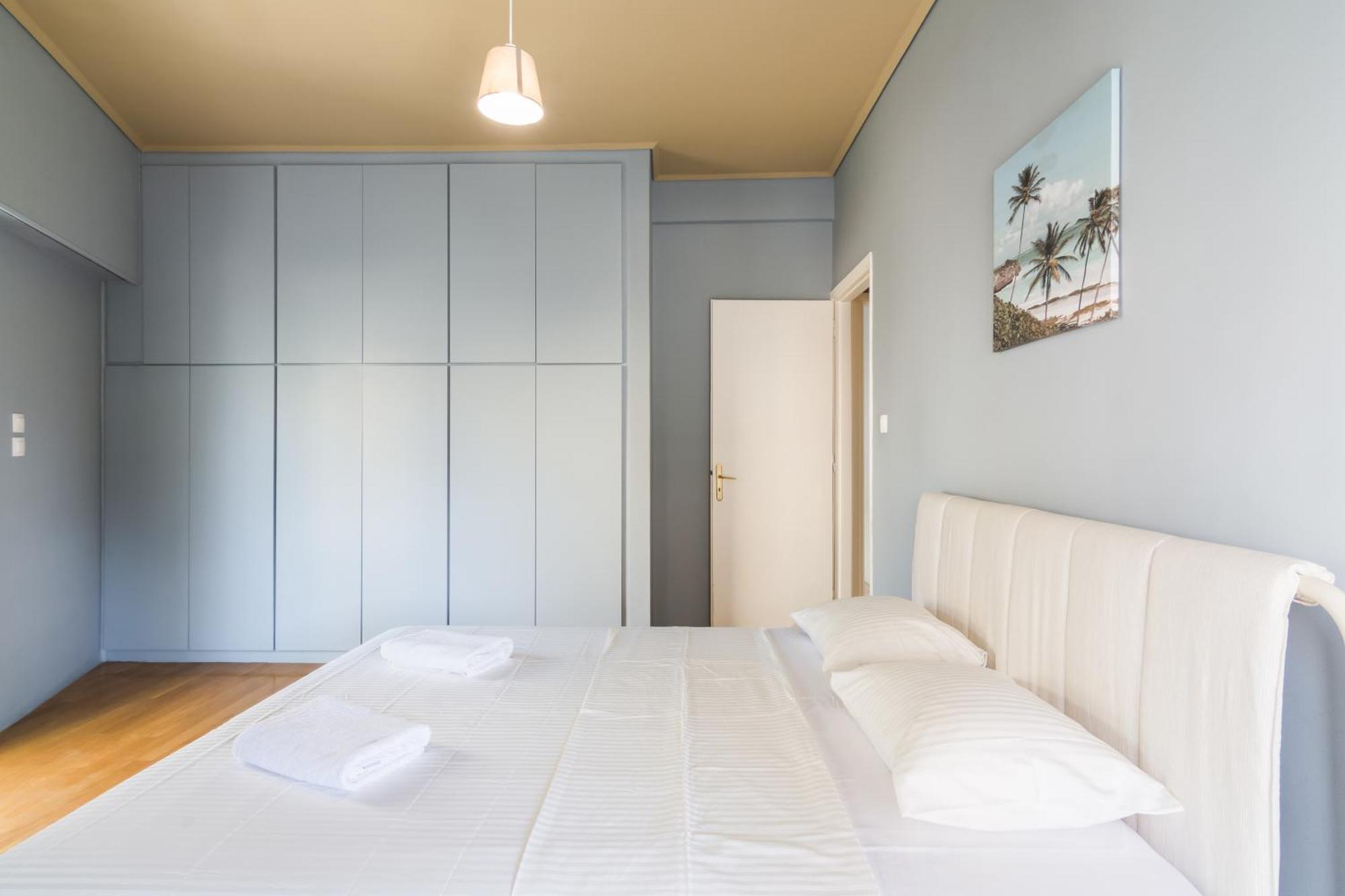 Large Ideal For 5 * Atene