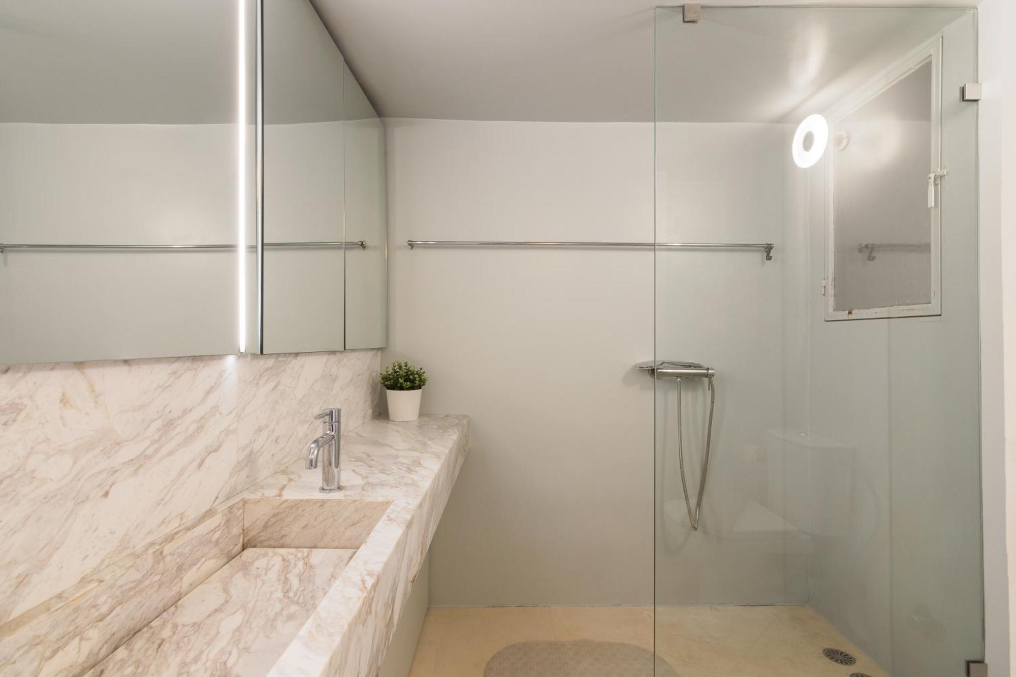 Large Ideal For 5 Atene