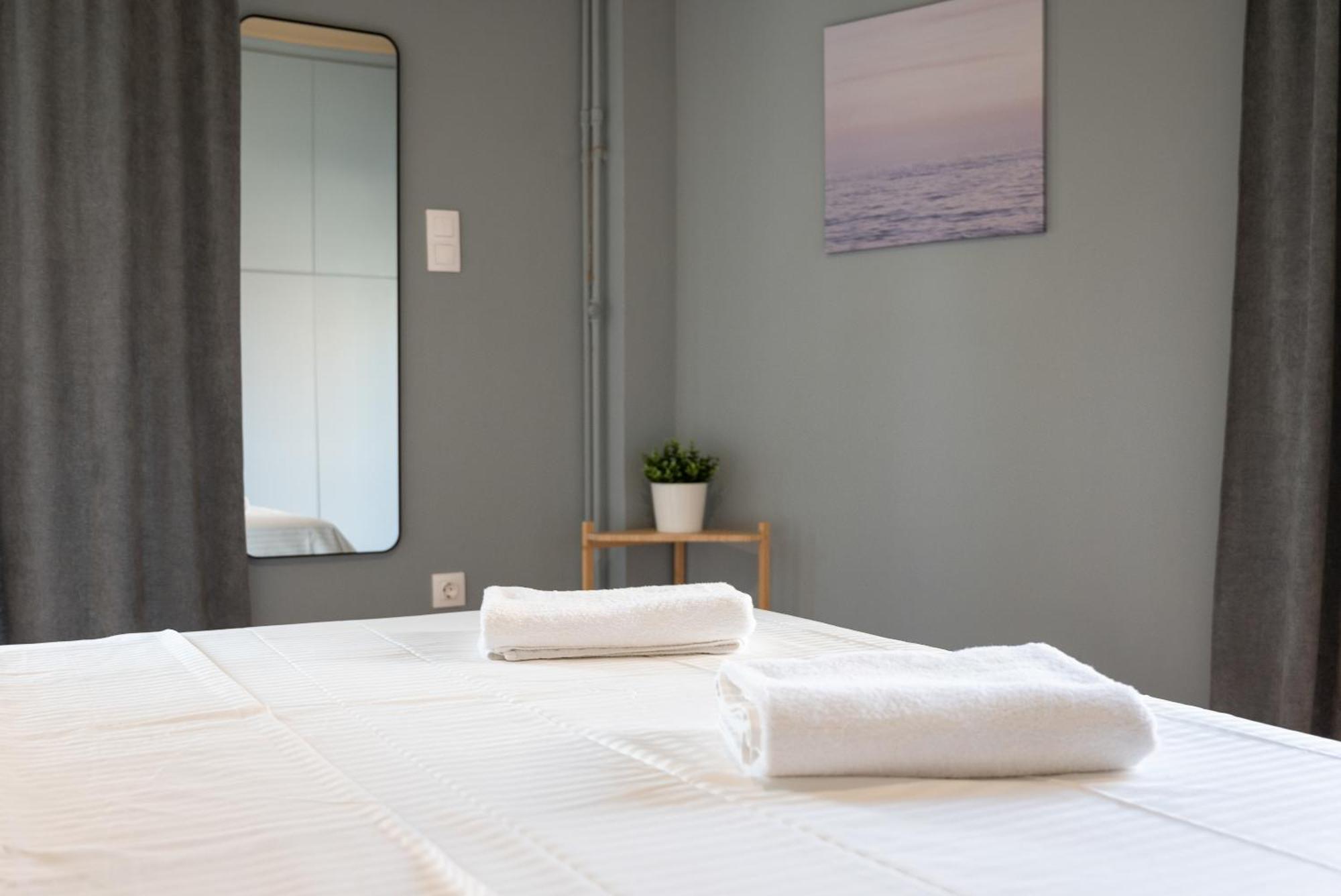 Large Ideal For 5 * Atene